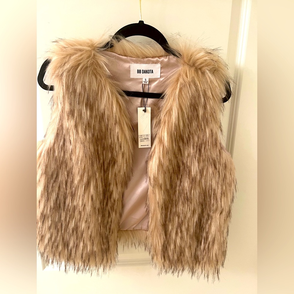 BB Dakota best New with tags faux fur